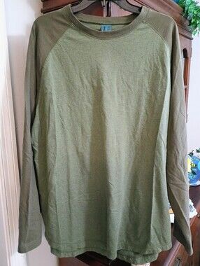 NWOT District Threads Avocado Green Color Block Long Sleeve T-Shirt (XL)